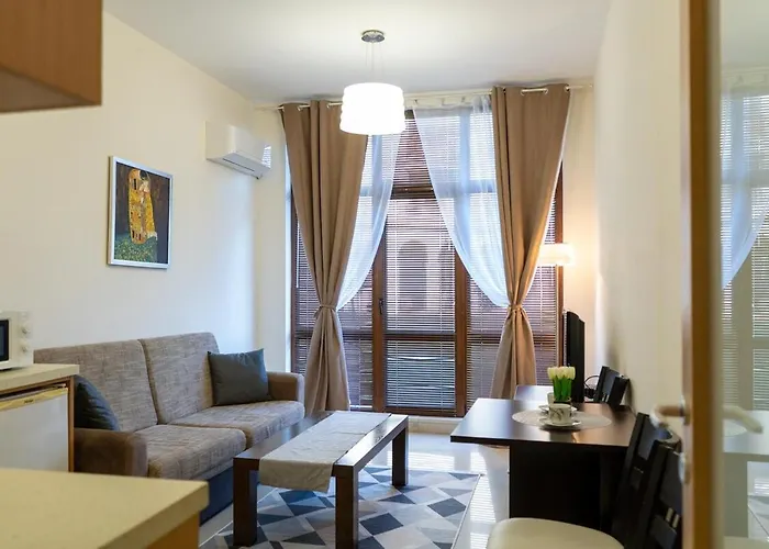 Issa Lighthouse Apartment *